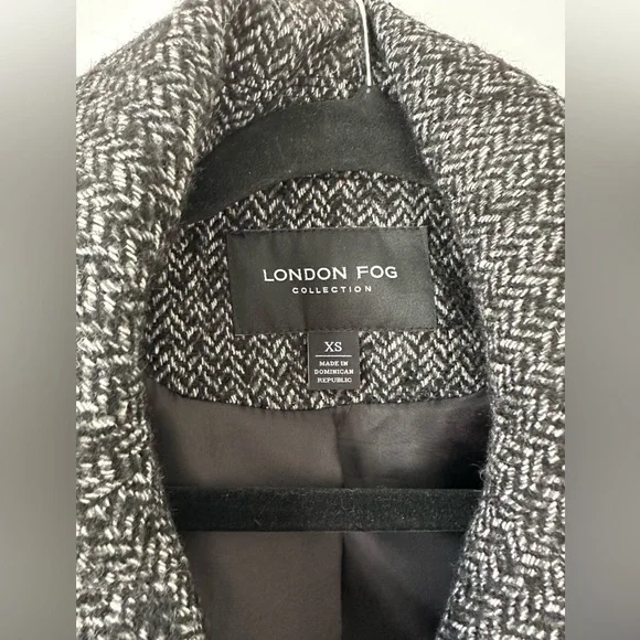 🎀 Stylish & Cozy Women’s Double-Breasted Peacoat w/ Scarf 🎀 - Picture 4 of 9